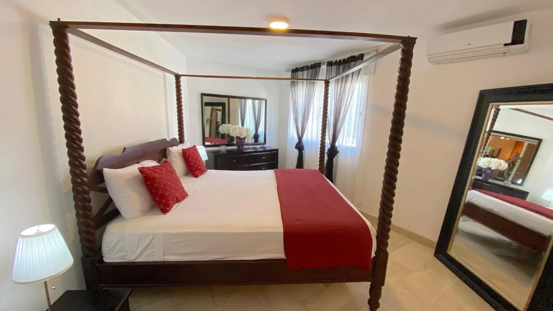 بونتا كانا Tropical Suites And Villas - Los Corales Beach - Great Location With Many Restaurants جمهورية الدومينيكان